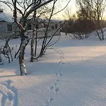 شقة Varangertunet Wilderness *