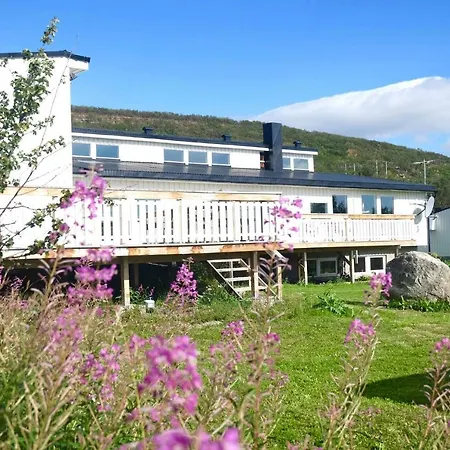 Varangertunet Wilderness resort *